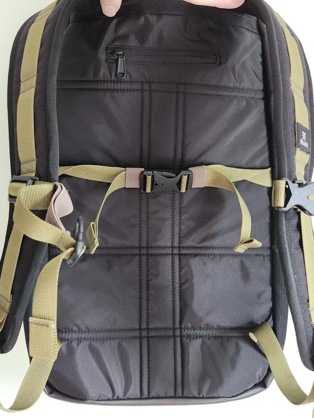 ROARK 27L 2.0 Passenger RA249 Travel Backpack Laptop pkt Black/Olive NWOT